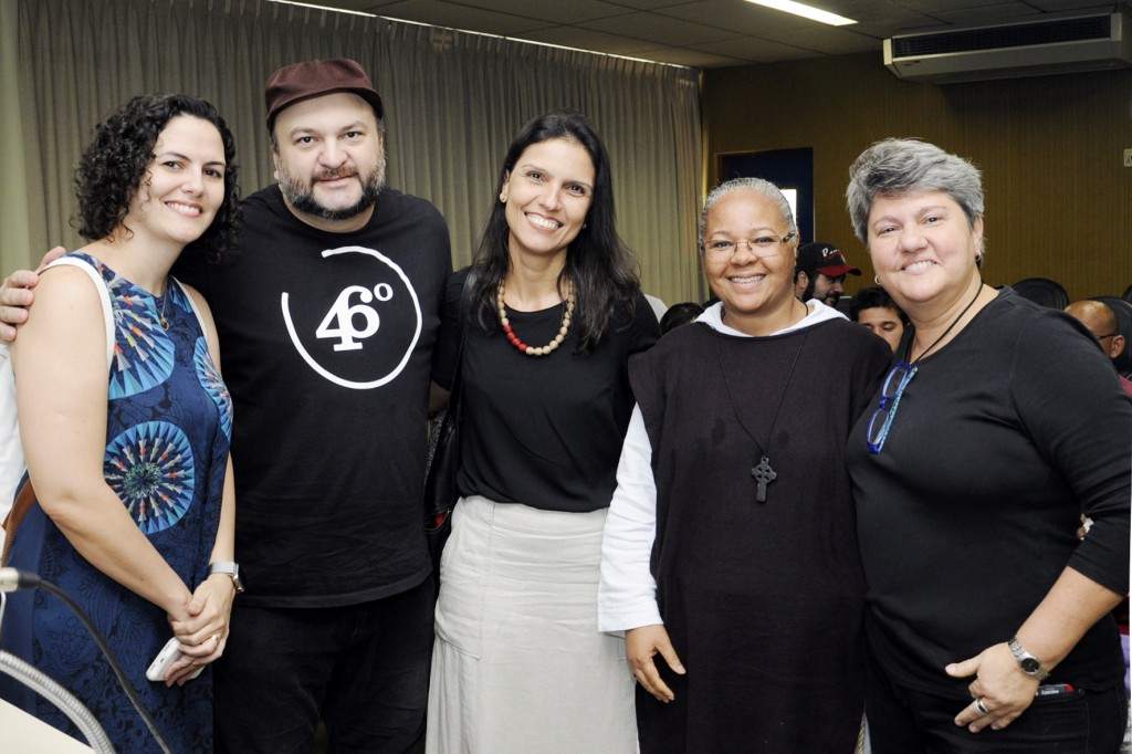 Andréa Leal, Evandro Veiga, Patrícia Fonseca, Irmã Ana e Renata Victor